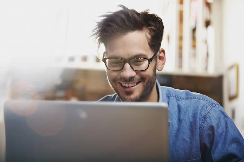 علت بنفش شدن صفحه لپ تاپ چیست؟