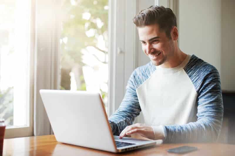 چگونه باز کردن جای سی دی لپ تاپ + راه حل