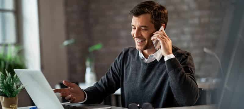 بعد از ریختن آب روی کیبورد لپ تاپ این ۷ کار را سریع انجام دهید!