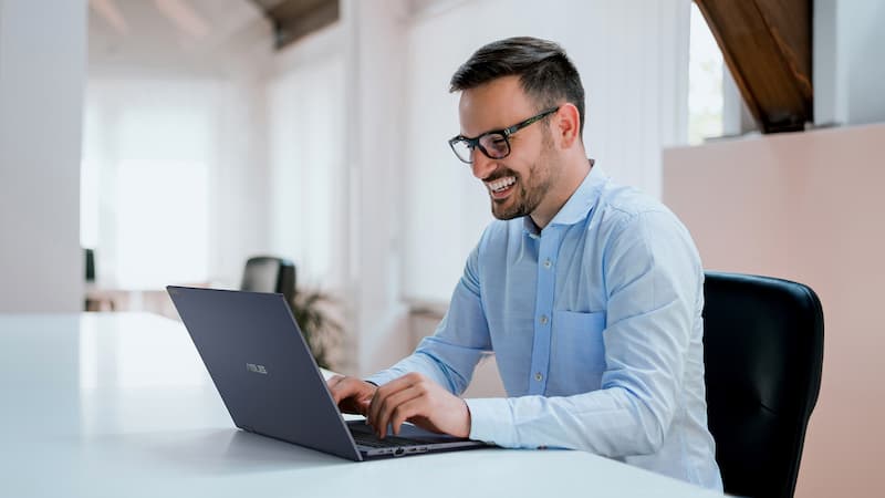 آموزش تشخیص نوع صفحه نمایش لپ تاپ + مشخصات