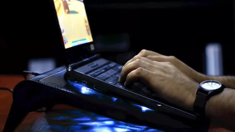 آیا استفاده از کول پد لپ تاپ موثر است؟ + معرفی مزایا و معایب