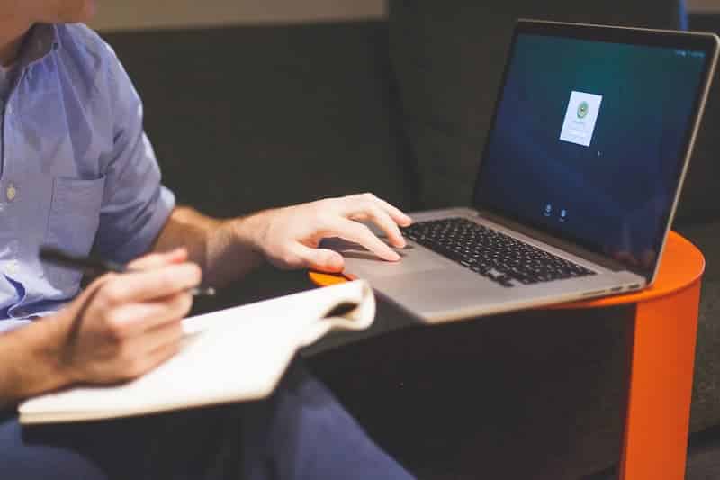 بررسی دلایل سیاه شدن صفحه ویندوز لپ تاپ بعد از بالا آمدن