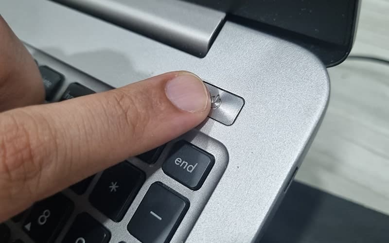 علت دیر خاموش شدن لپ تاپ + راه حل