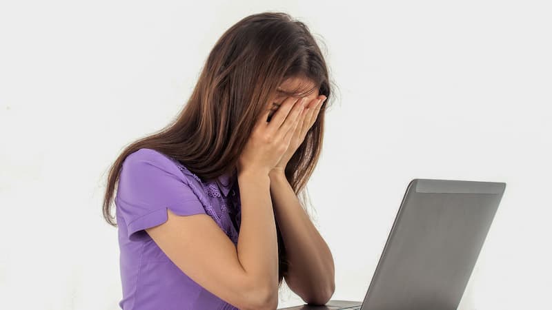 آیا تعمیر صفحه نمایش لپ تاپ صرفه اقتصادی دارد؟+ بررسی کامل